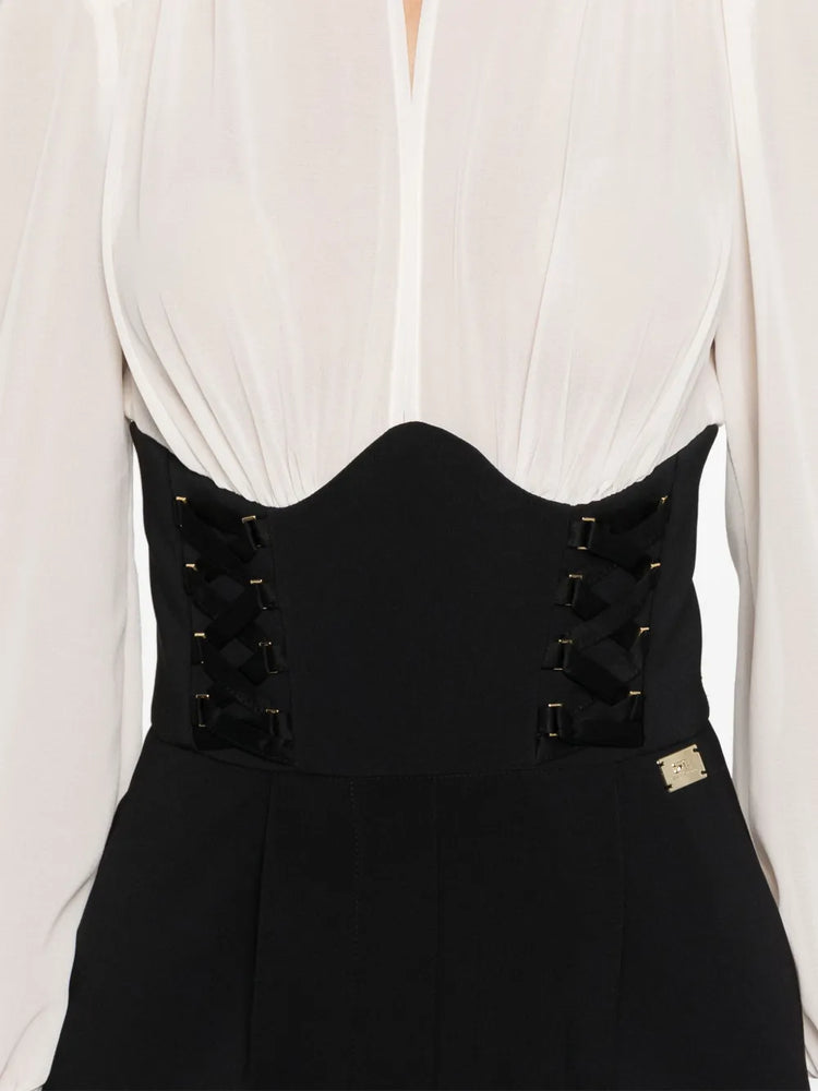 Jumpsuit aus Crêpe und Georgette mit Kreuzschnürmotiv