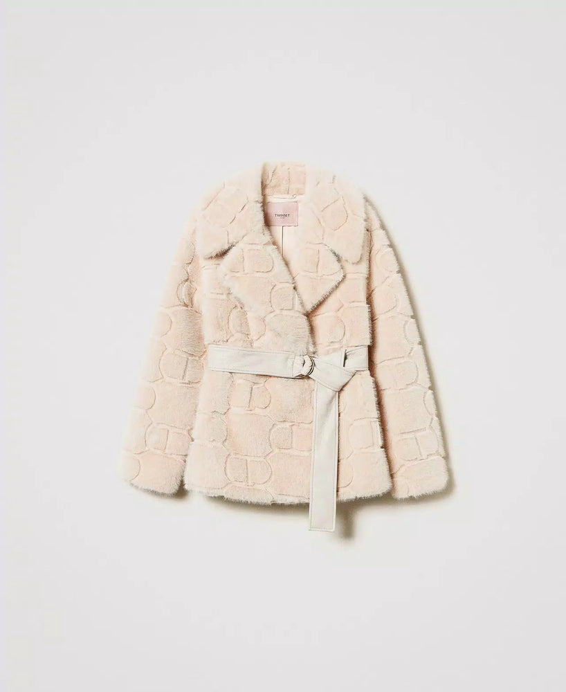 Kurzmantel aus Pelzimitat mit Oval Ts