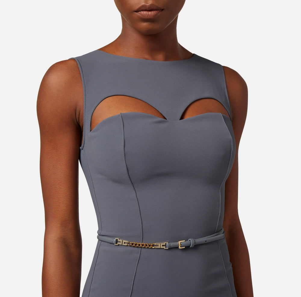 Midi-Kleid aus Fuktionsgewebe mit Gürtel und Cut-out