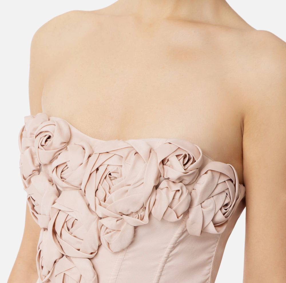 Kleid aus Gabardine mit Rosenstickerei