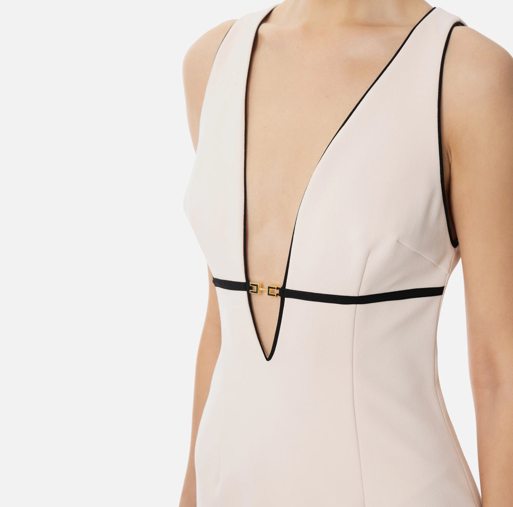 Kleid aus Crêpe mit Piping und Schmuck-Horsebit