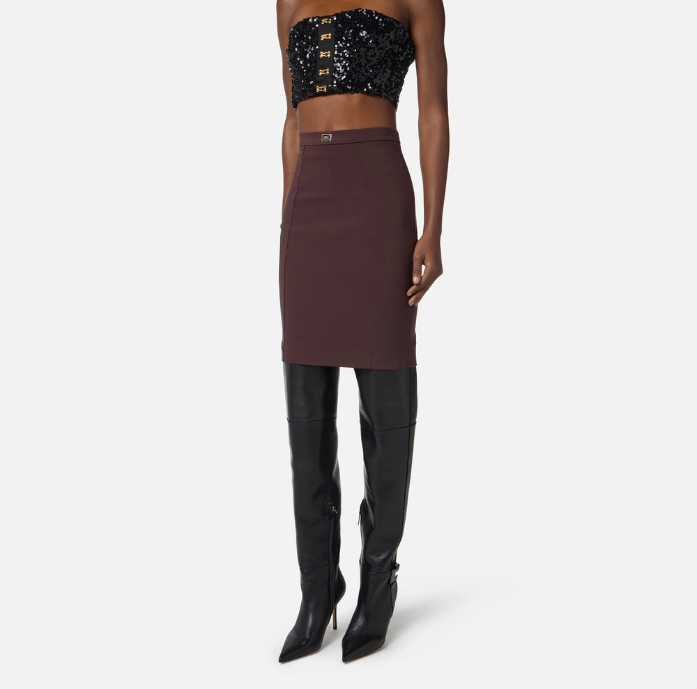 Rock aus bi-elastischem Gewebe mit Kreuzschnürmotiv