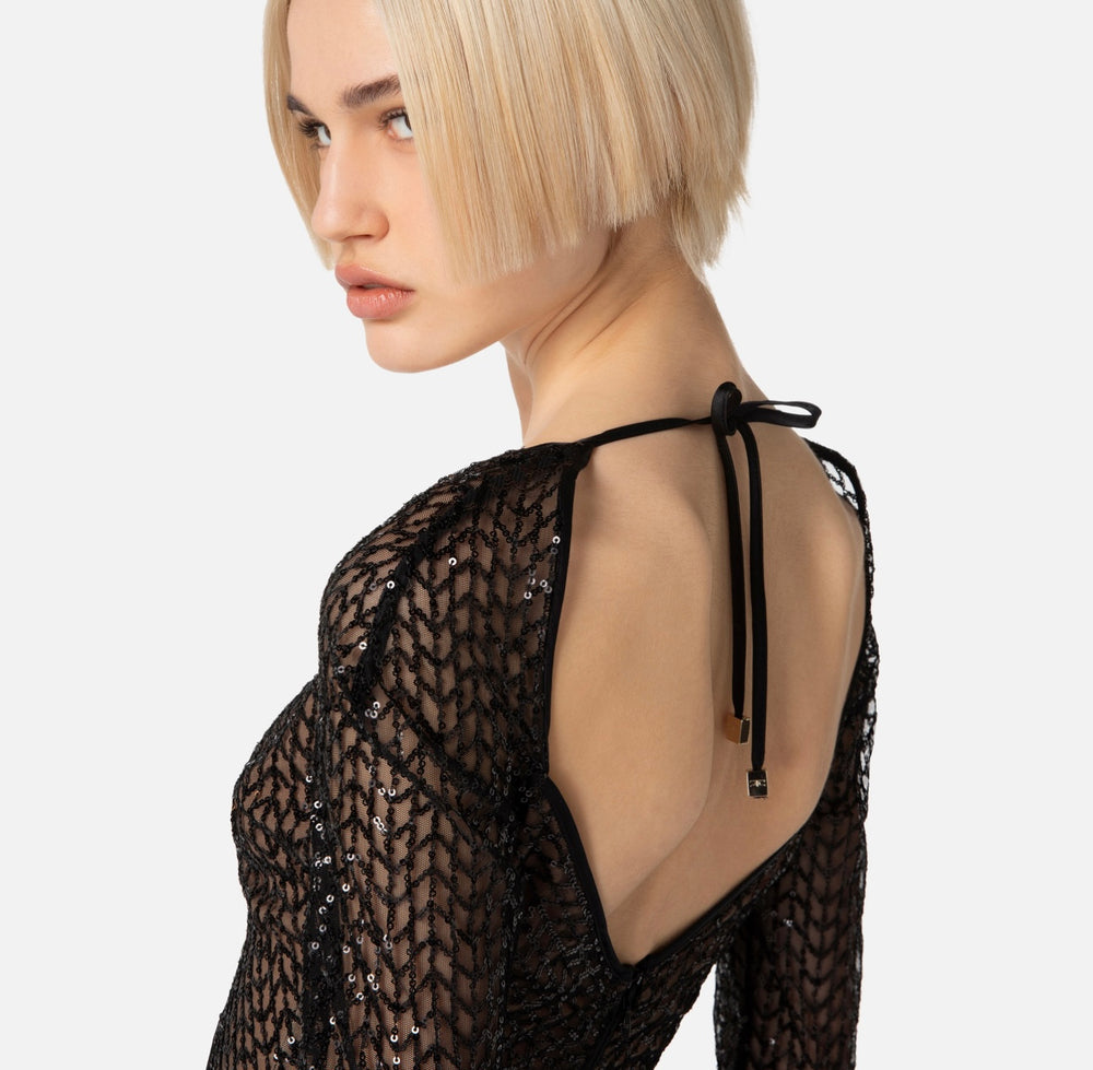 Red Carpet-Kleid aus Pailletten mit geometrischem Ausschnitt