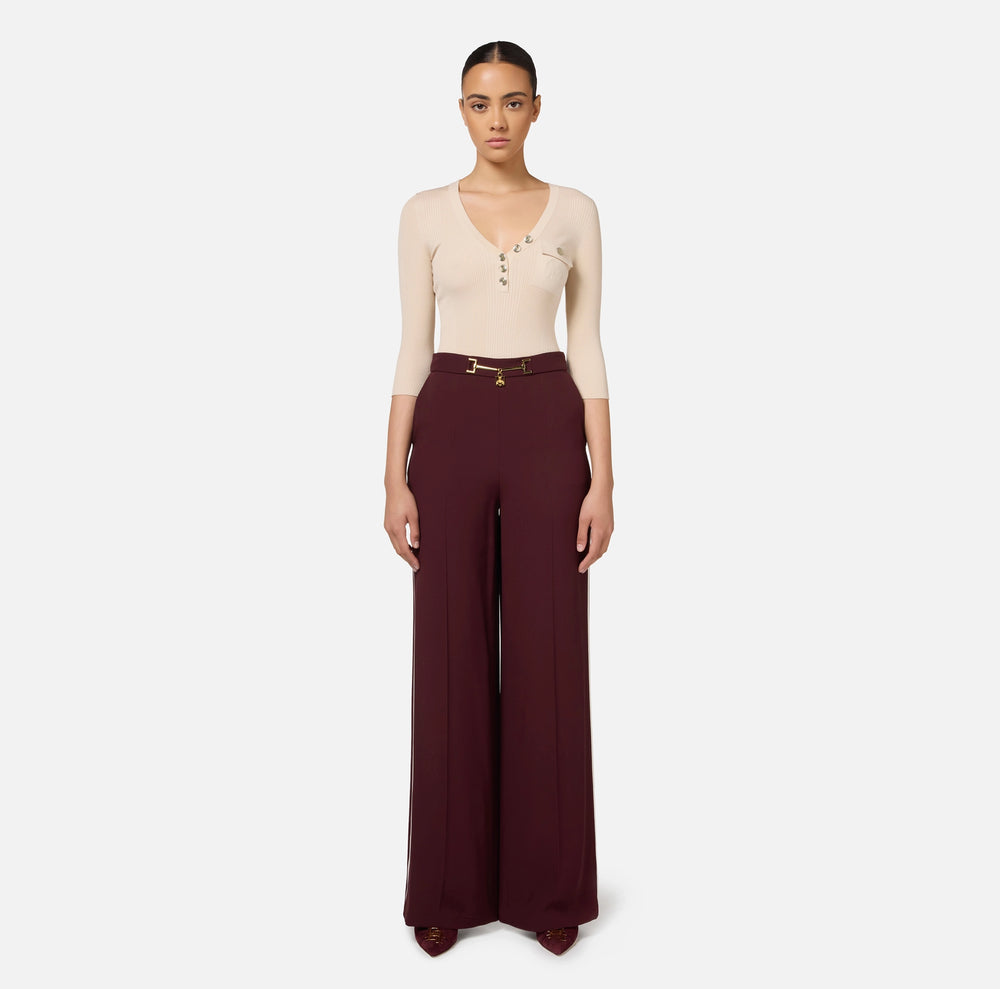 Pullover mit V-Ausschnitt aus Viskose und Seide in Rippoptik mit Logo-Stickerei