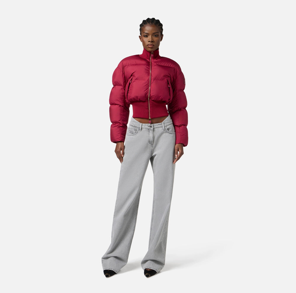 Jeans mit Doppelbund und aufgesticktem Logo