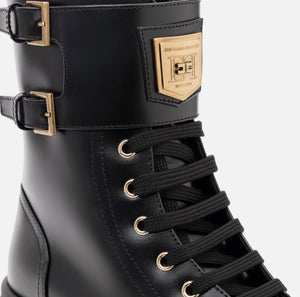 Amphibien-Stiefeletten mit Logo-Plakette