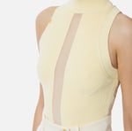 Top aus Viskose mit Tülldetail