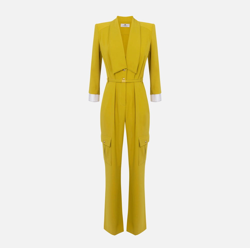 Jumpsuit aus Crêpe mit kontrastierenden Ziernähten