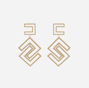 Hängeohrringe mit eingesetztem Logo