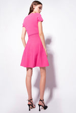 MINIKLEID AUS STRICK